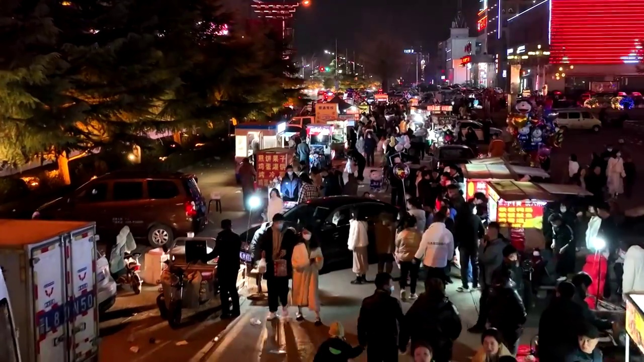 航拍山西侯马新田广场夜市视频素材