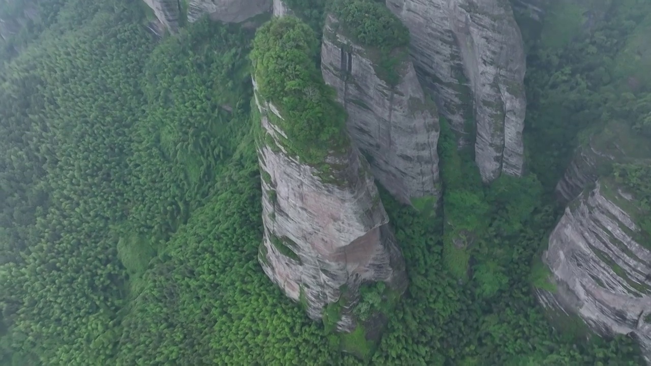 航拍丹霞地貌群山视频素材