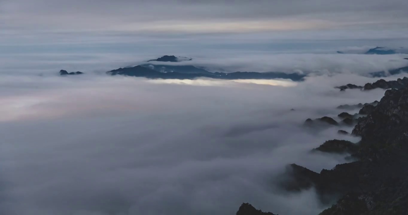 河南省洛阳市白云山旅游度假区夜晚云海奇观延时摄影视频素材