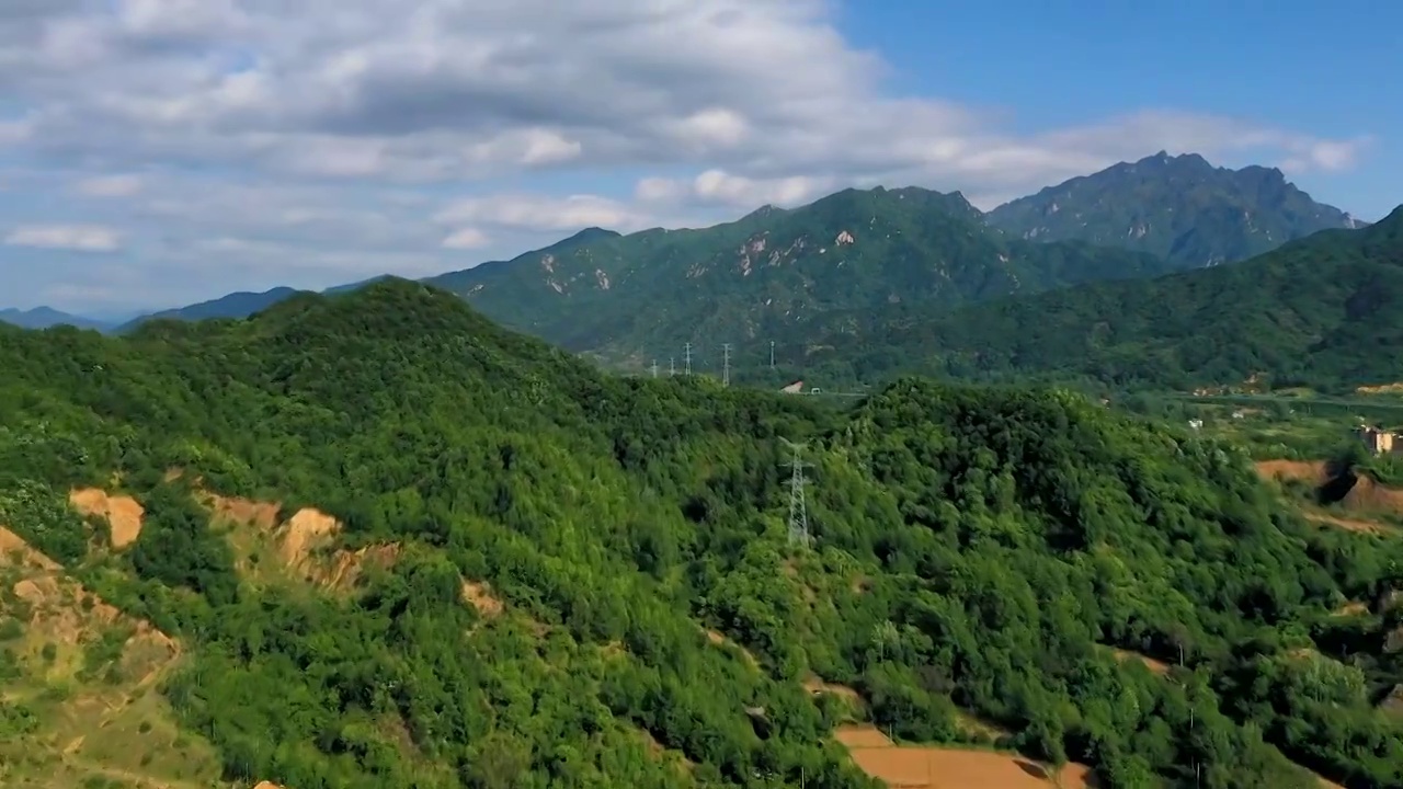 河南省洛阳市白云山旅游度假区夏季云海翻腾视频素材