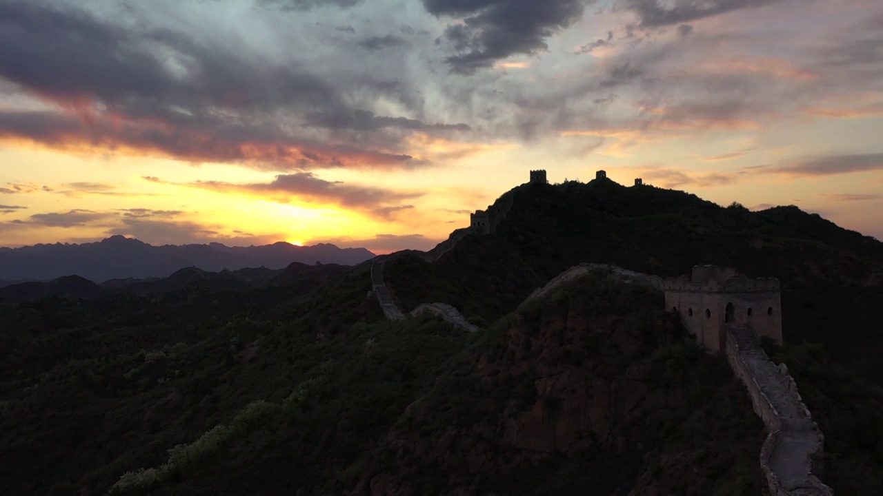 长城夕阳落日夕阳照耀风光视频素材