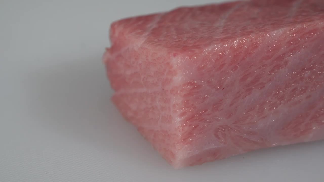 日本料理和风洋食厨师刀切和牛肉片牛肉视频素材