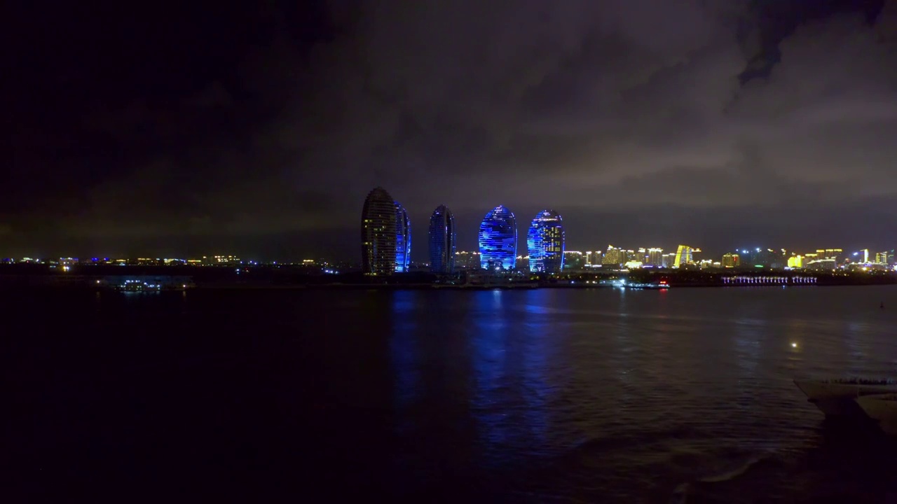 海南三亚湾夜景航拍视频素材