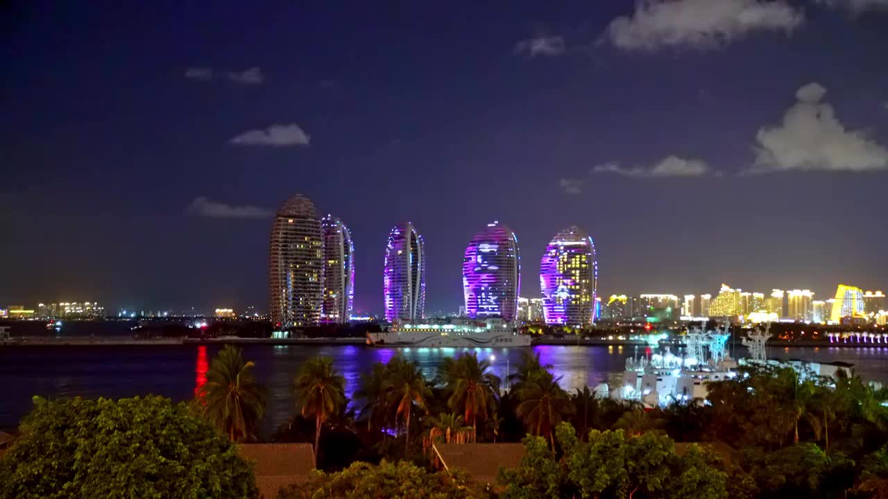 海南三亚湾凤凰岛夜景视频素材