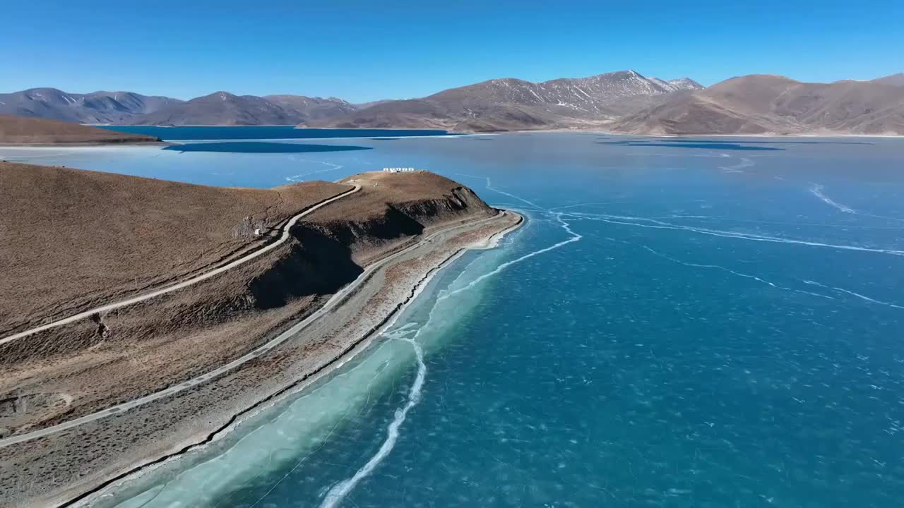 西藏山南羊卓雍措视频素材