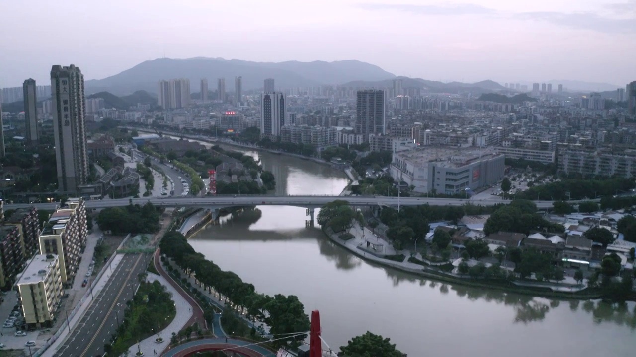 航拍 城市天际线 建筑 街道 河流 实时 视频 /广东 江门视频素材