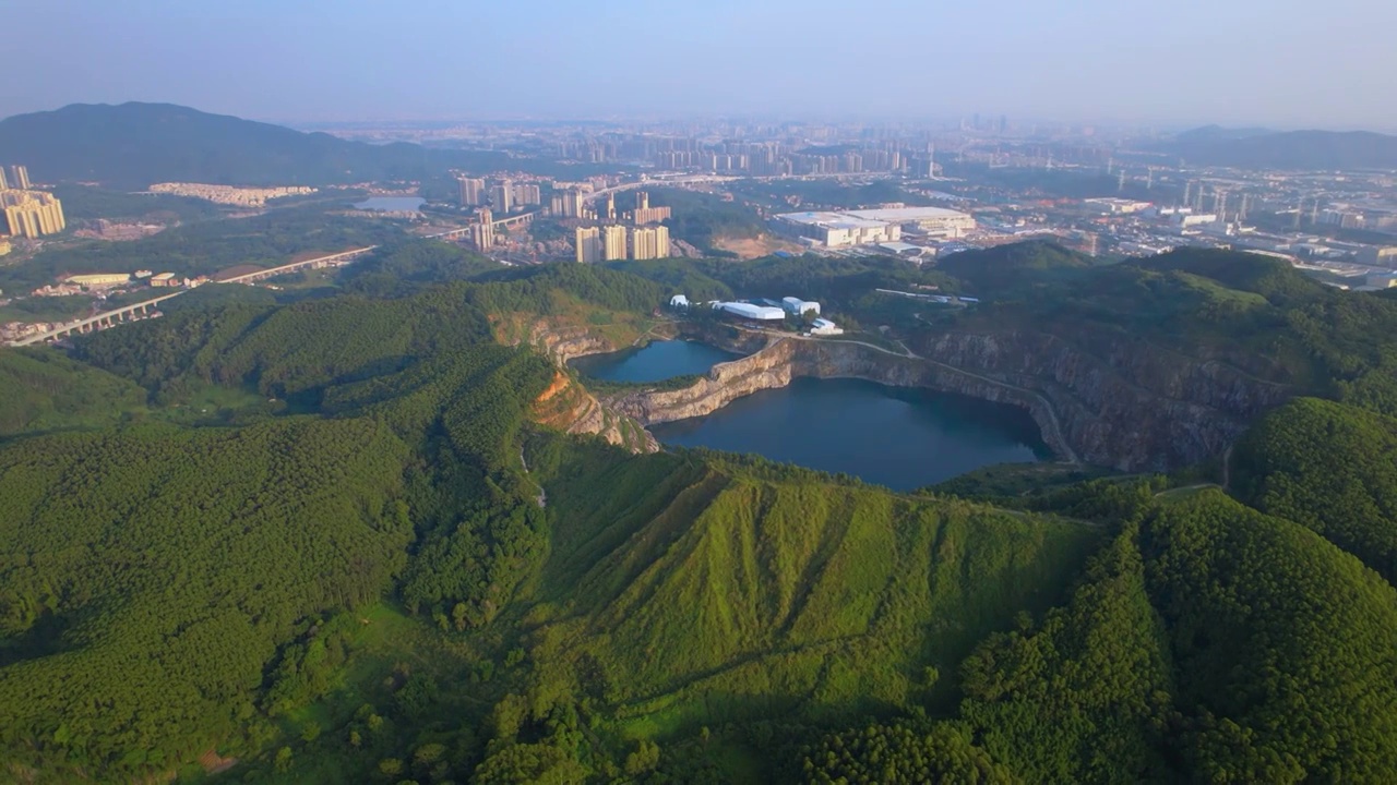 广州油麻山天坑视频素材