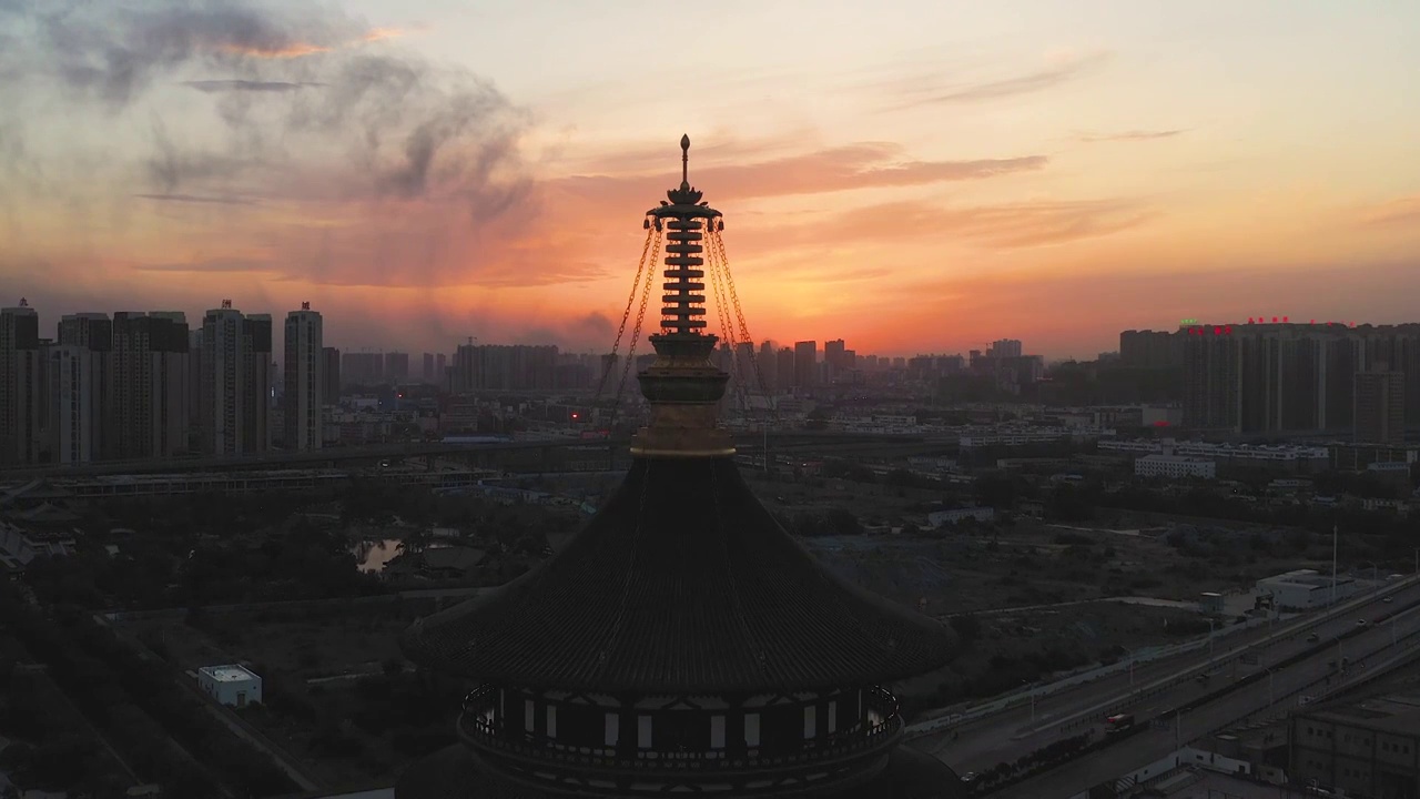 航拍河南省隋唐洛阳城国家遗址公园天堂明堂景区落日余晖视频素材