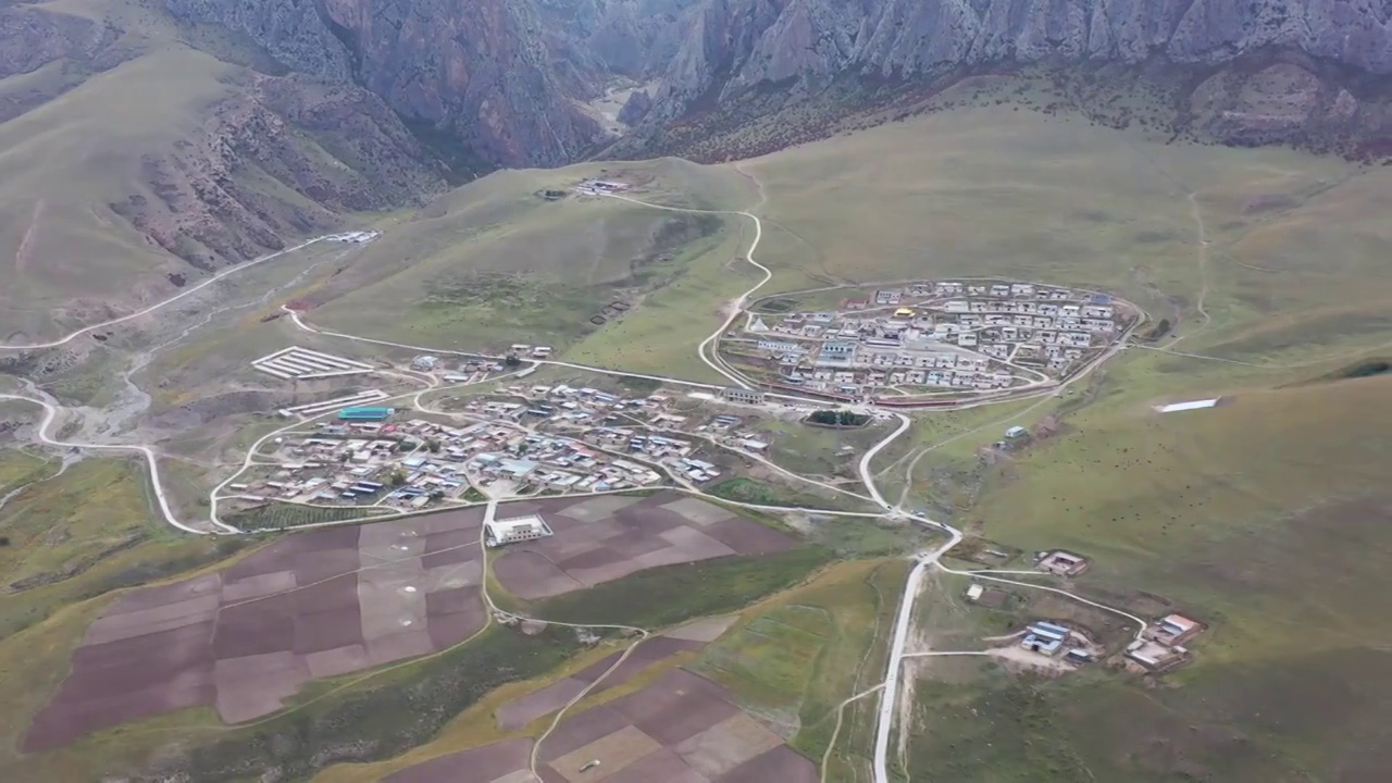 航拍甘肃甘南甘加秘境村落山峰自然风光视频素材