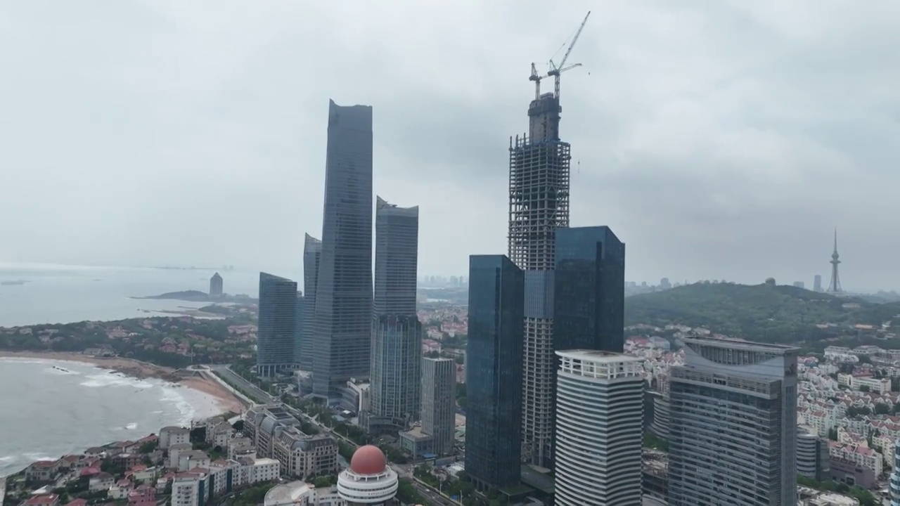 航拍山东青岛滨海城市建筑风光视频素材