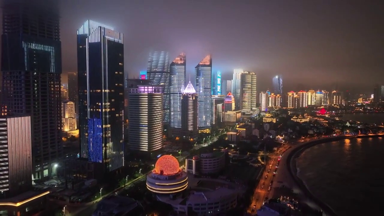 航拍山东青岛城市风光夜景灯光车流平流雾视频素材