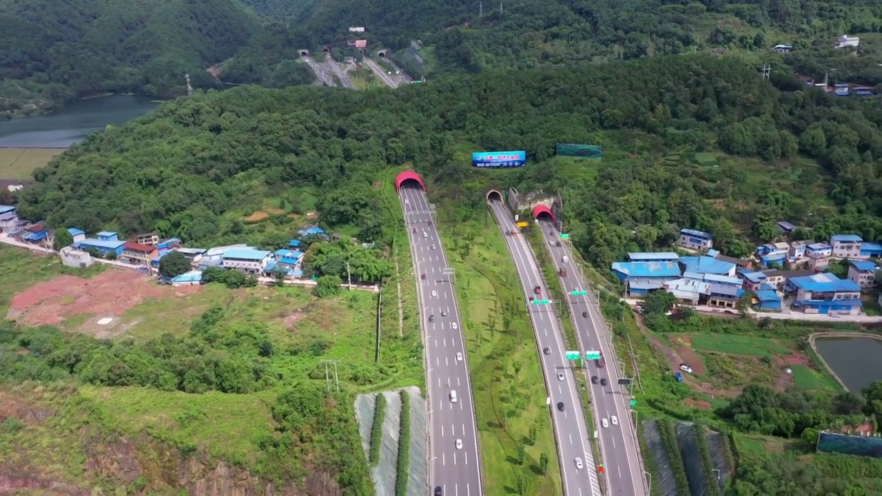 重庆九龙坡白市驿交通公路隧道视频素材