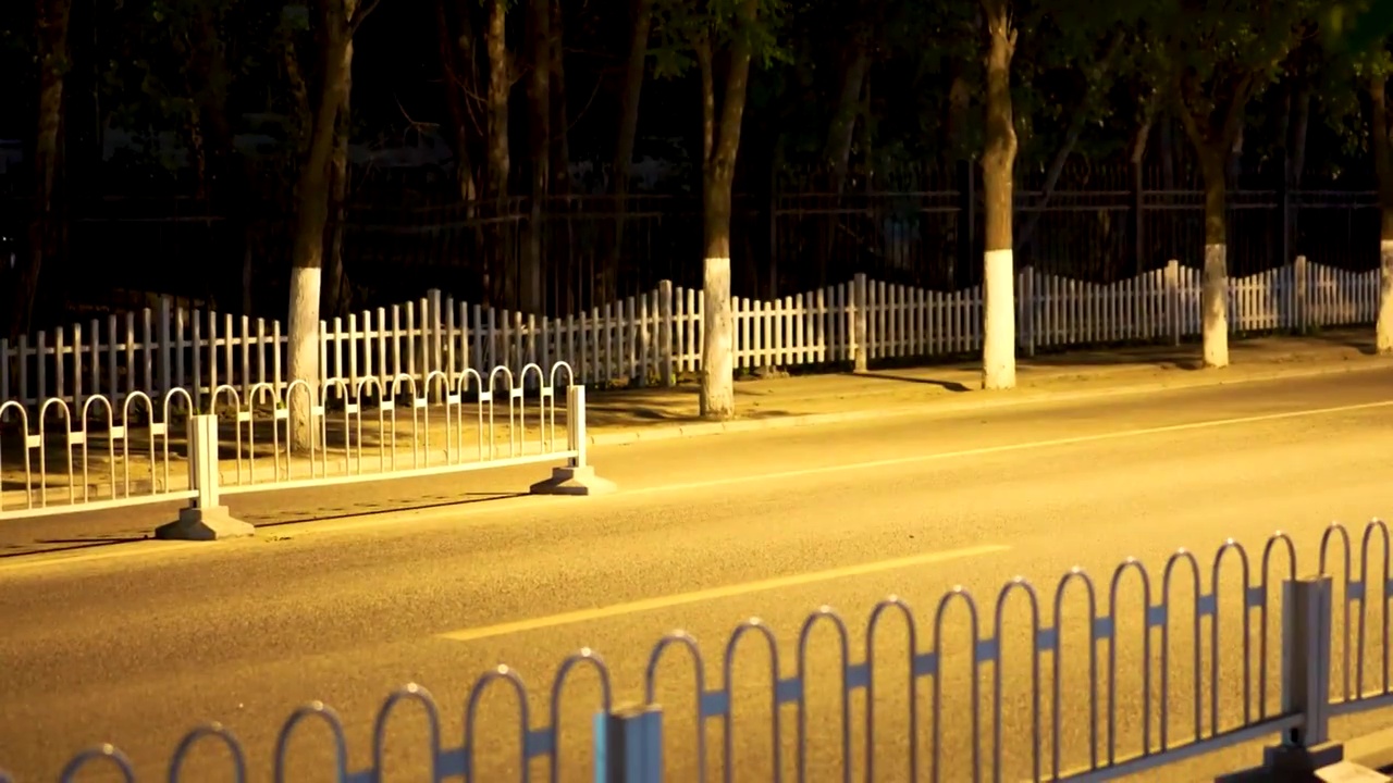 夜晚的马路街道车流视频素材