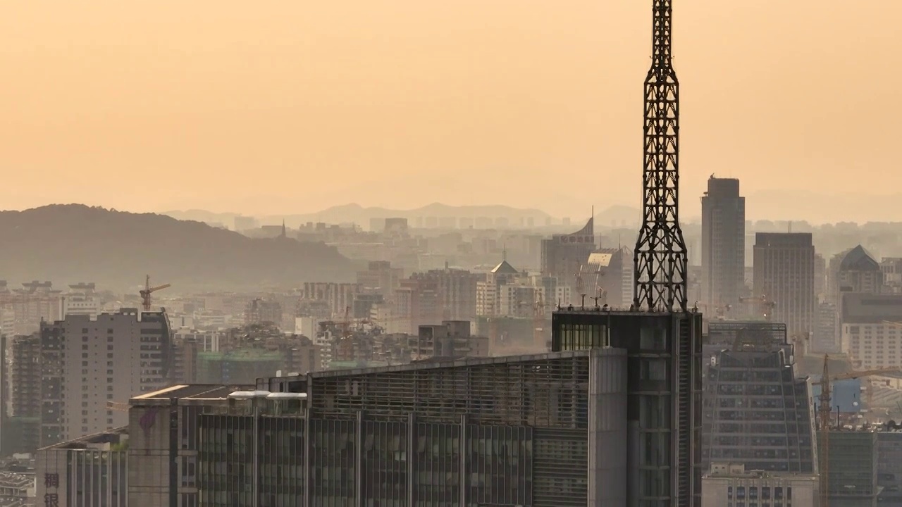 航拍黄昏下的杭州城市风景视频素材