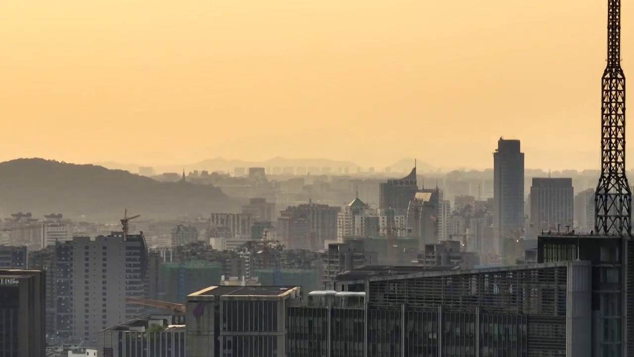 航拍黄昏下的杭州城市风景视频素材