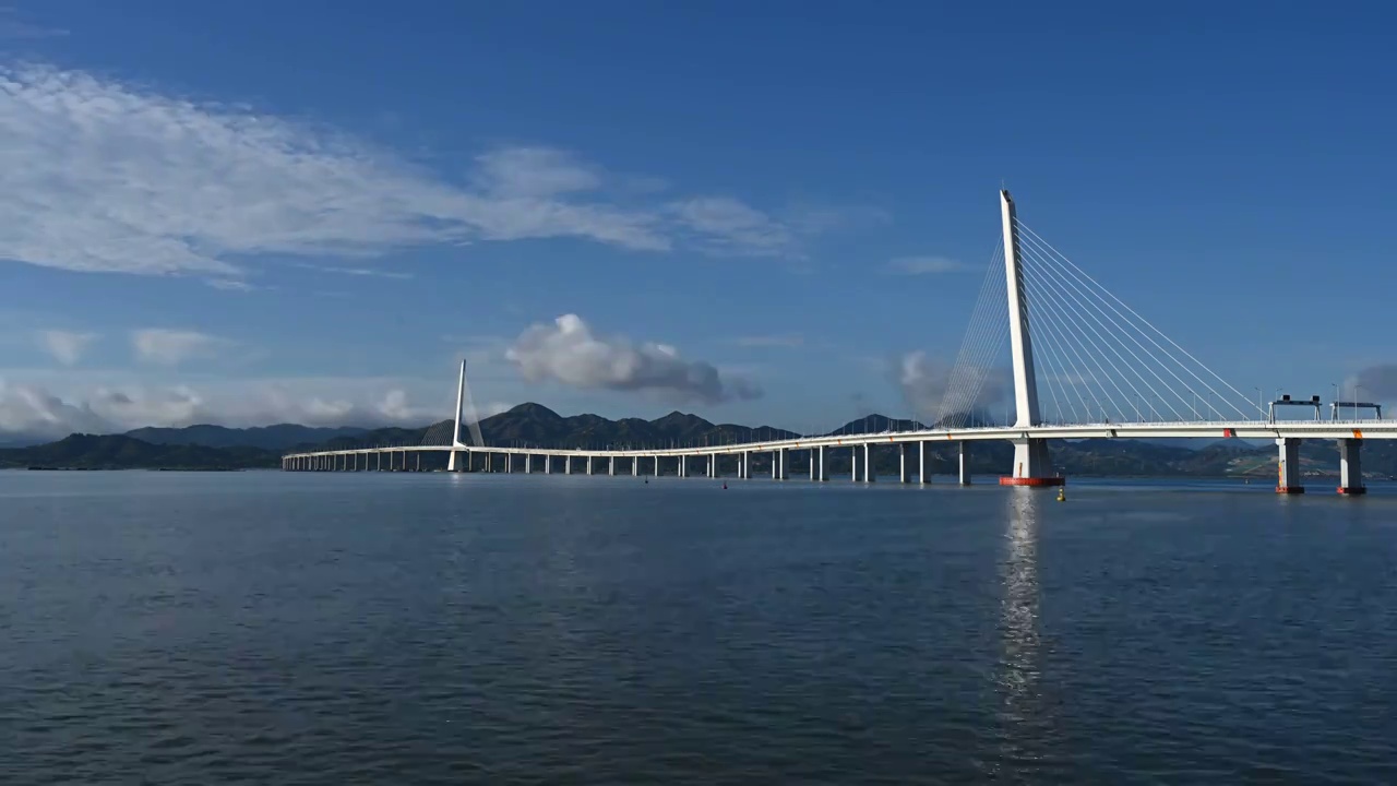 深圳湾大桥白昼延时风光视频素材