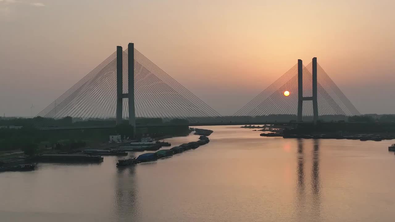 京杭大运河复工复产运输忙视频素材