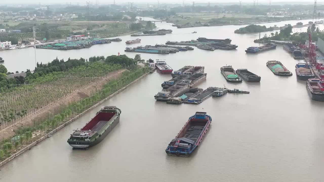 京杭大运河复工复产运输忙视频素材