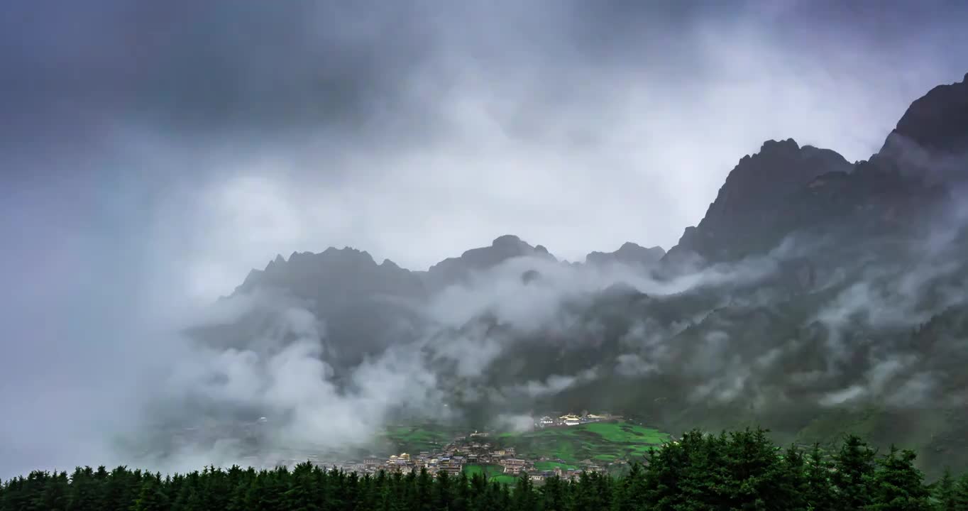 雨中扎尕那延时视频素材