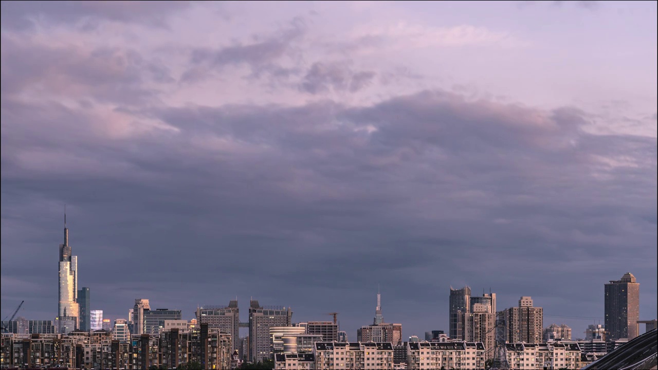 落日晚霞下的南京城市天际线视频素材