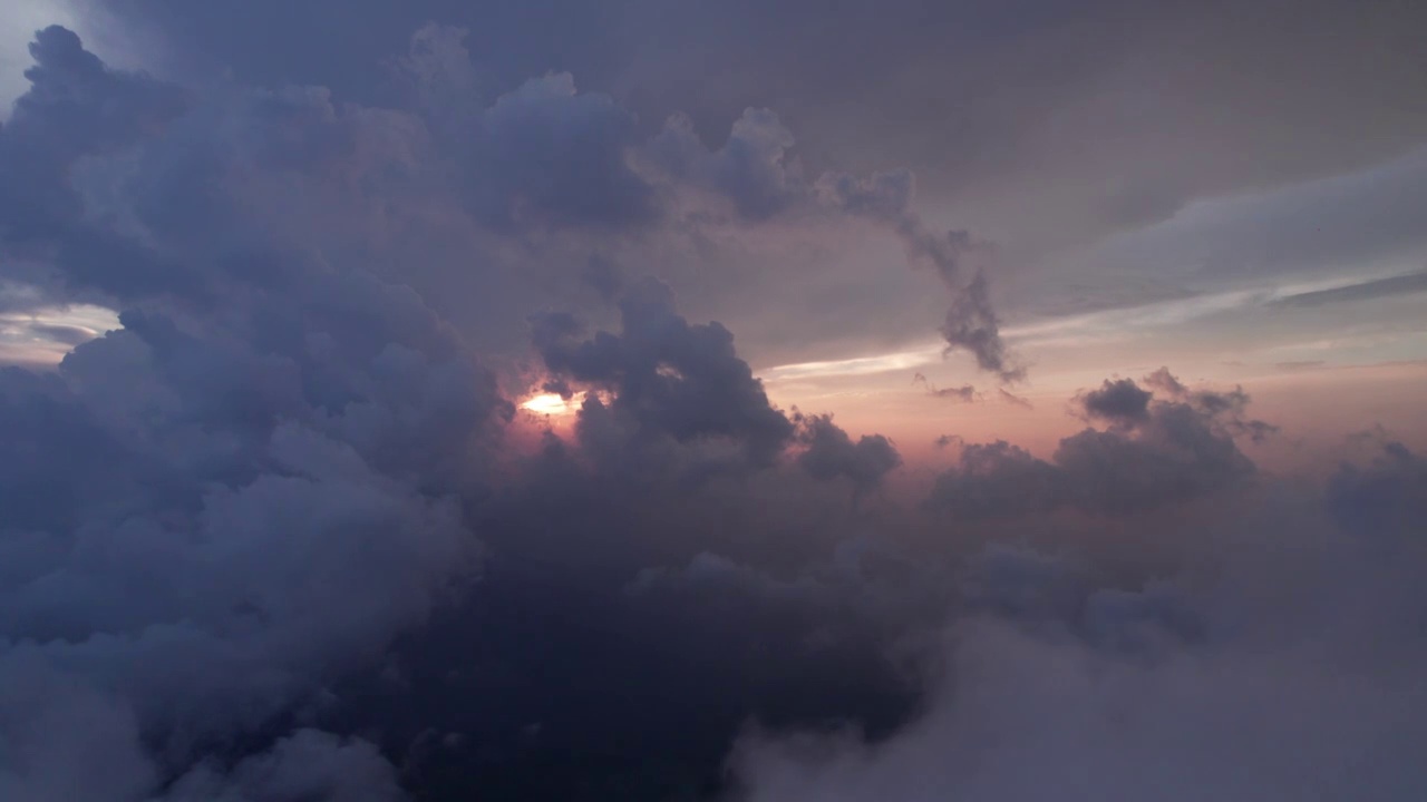 云层上空日落夕阳视频素材