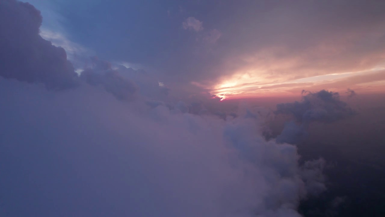 穿云到云层之上日落夕阳视频素材