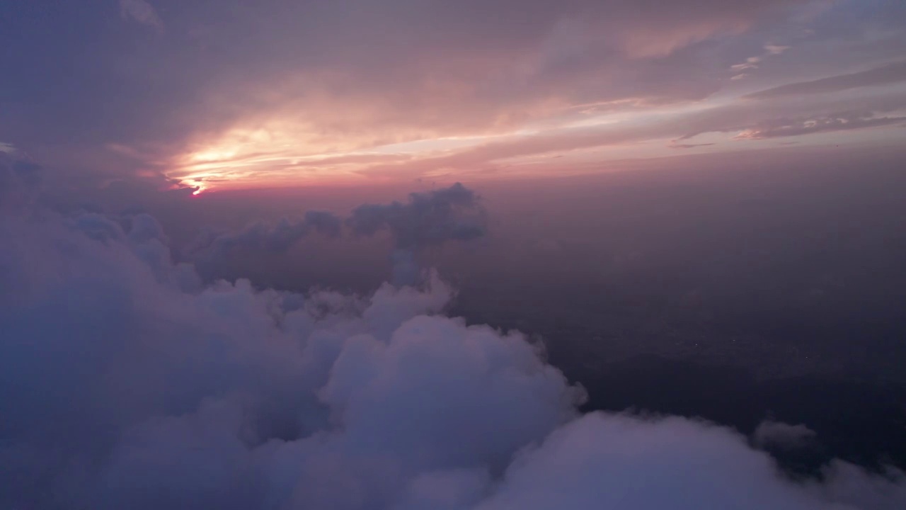 穿云到云层之上日落夕阳视频素材