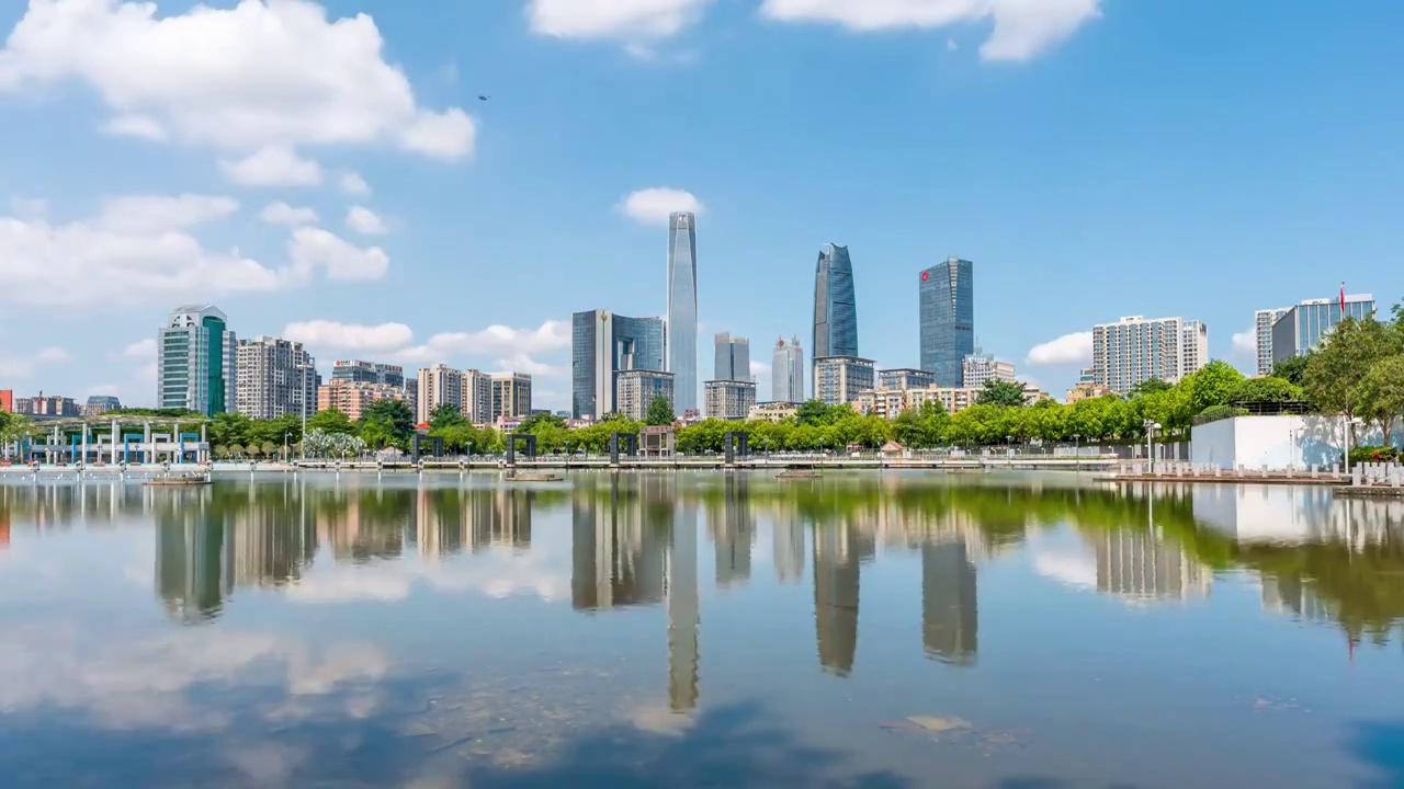 东莞地标市中心蓝天白云延时视频素材画面1