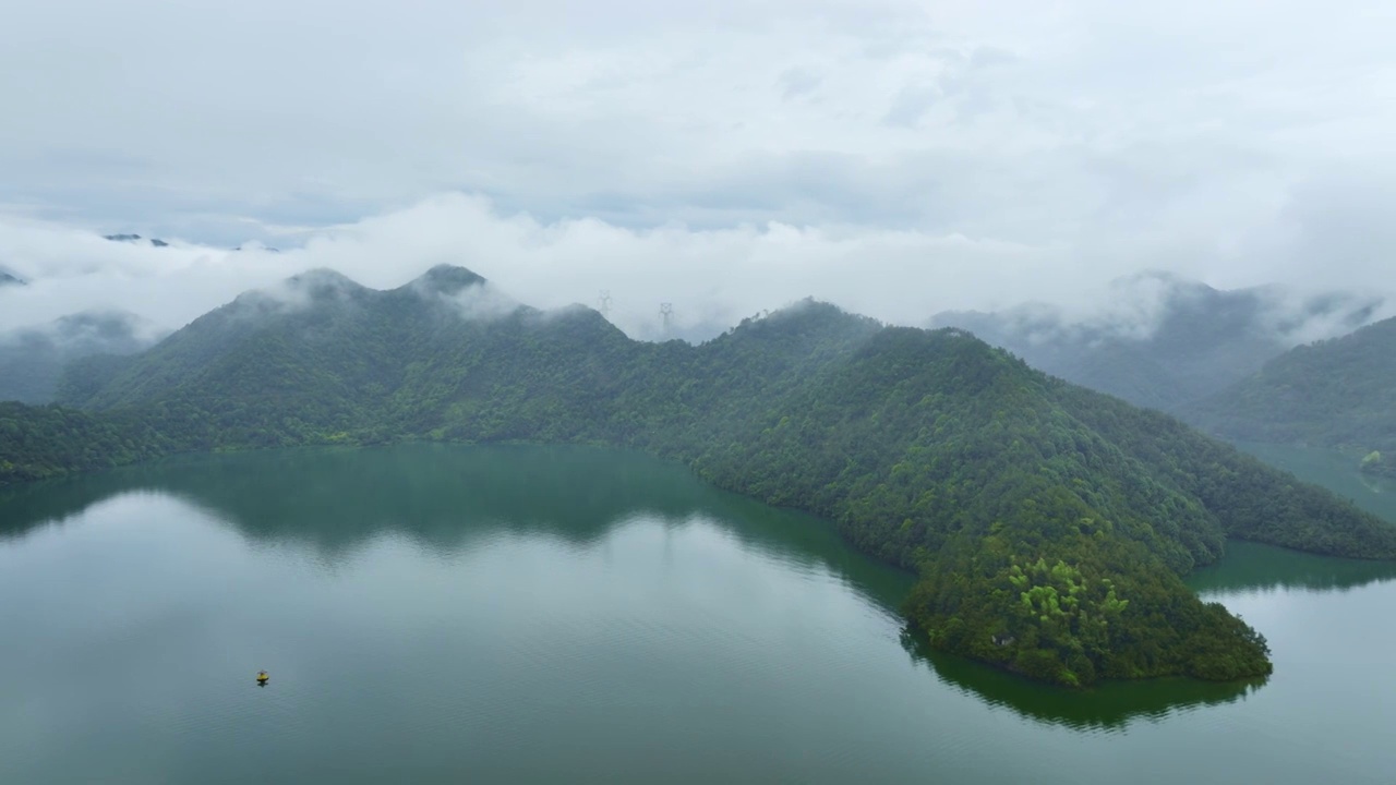 夏日雨季航拍浙江金华金兰水库白沙溪云海视频素材