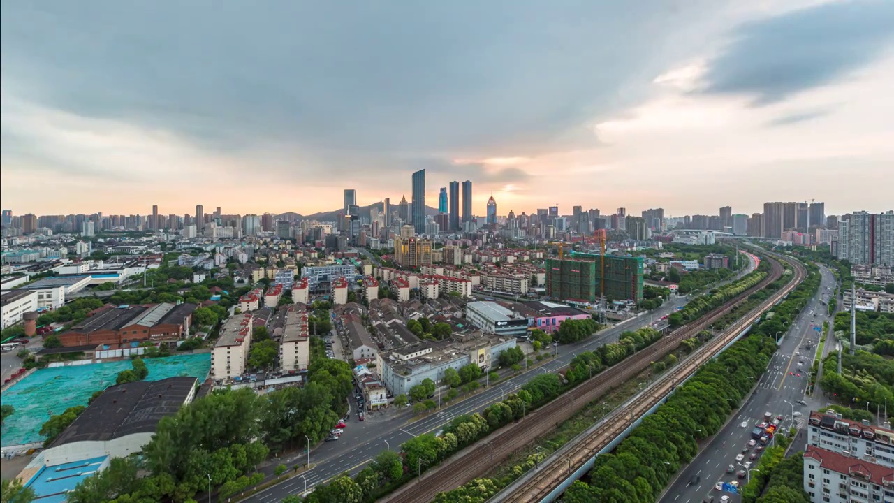 江苏省无锡市城市建筑及和谐号高铁风光视频素材