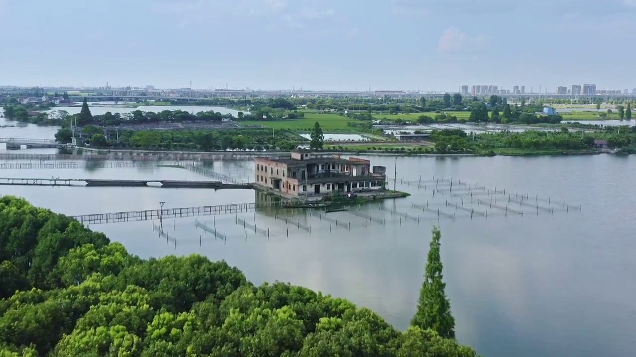 乡村渔民水上建筑视频素材