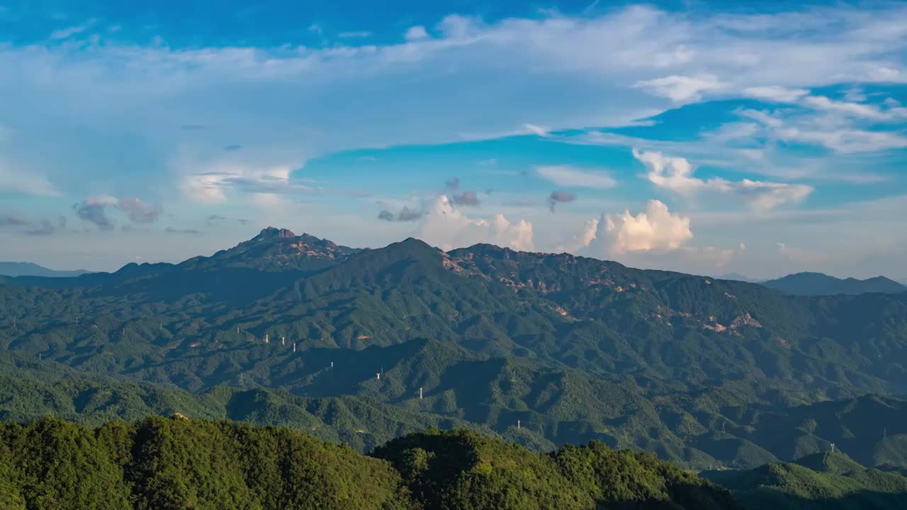 韶关连绵山峰蓝天延时视频素材