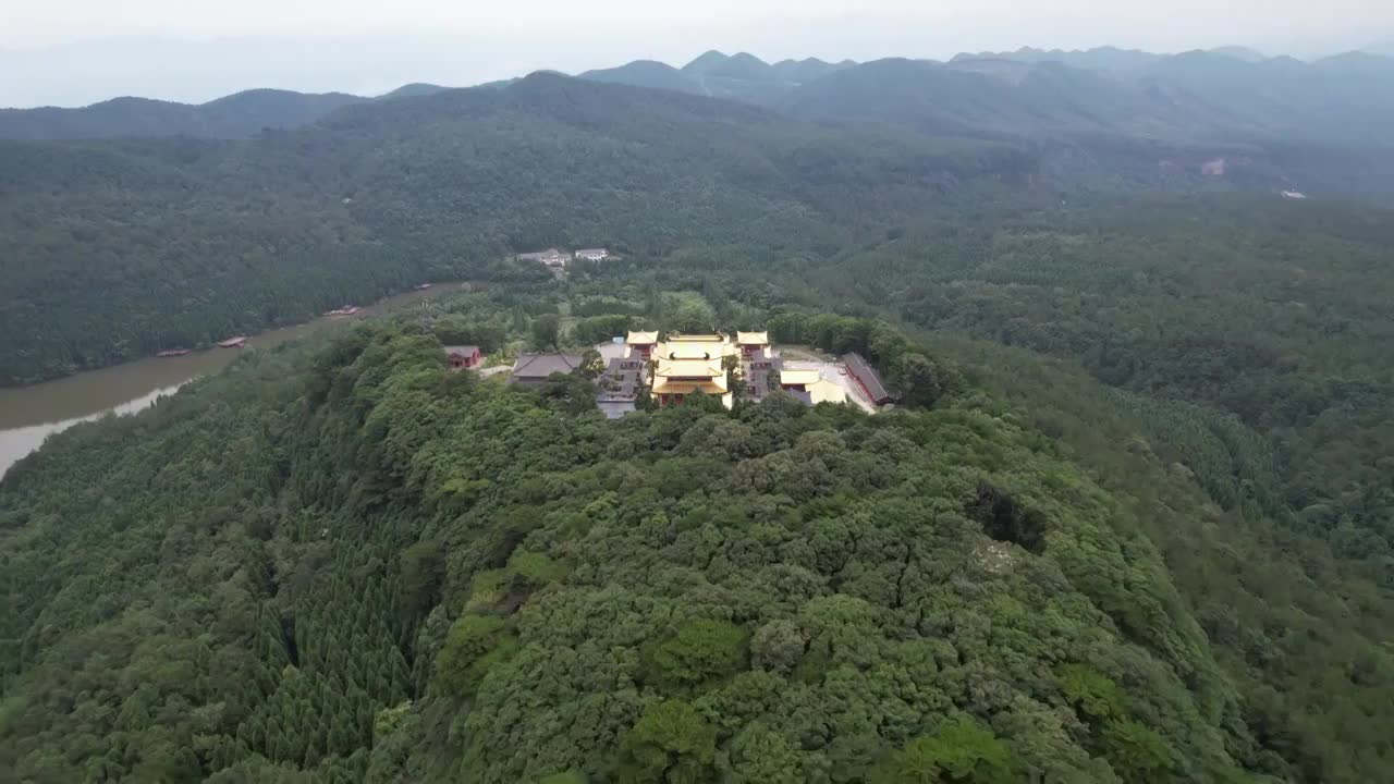 四川天曌山国家森林公园主建筑梵天寺视频素材