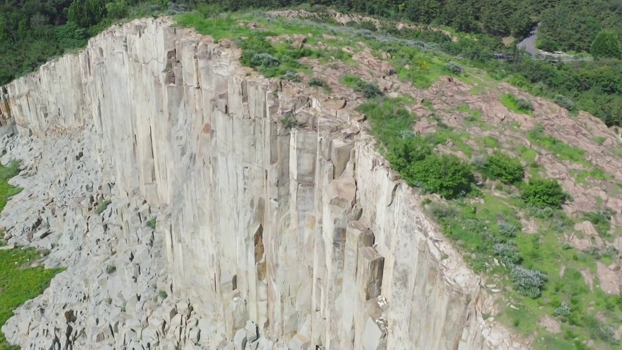 青岛即墨马山石林柱状节理视频素材