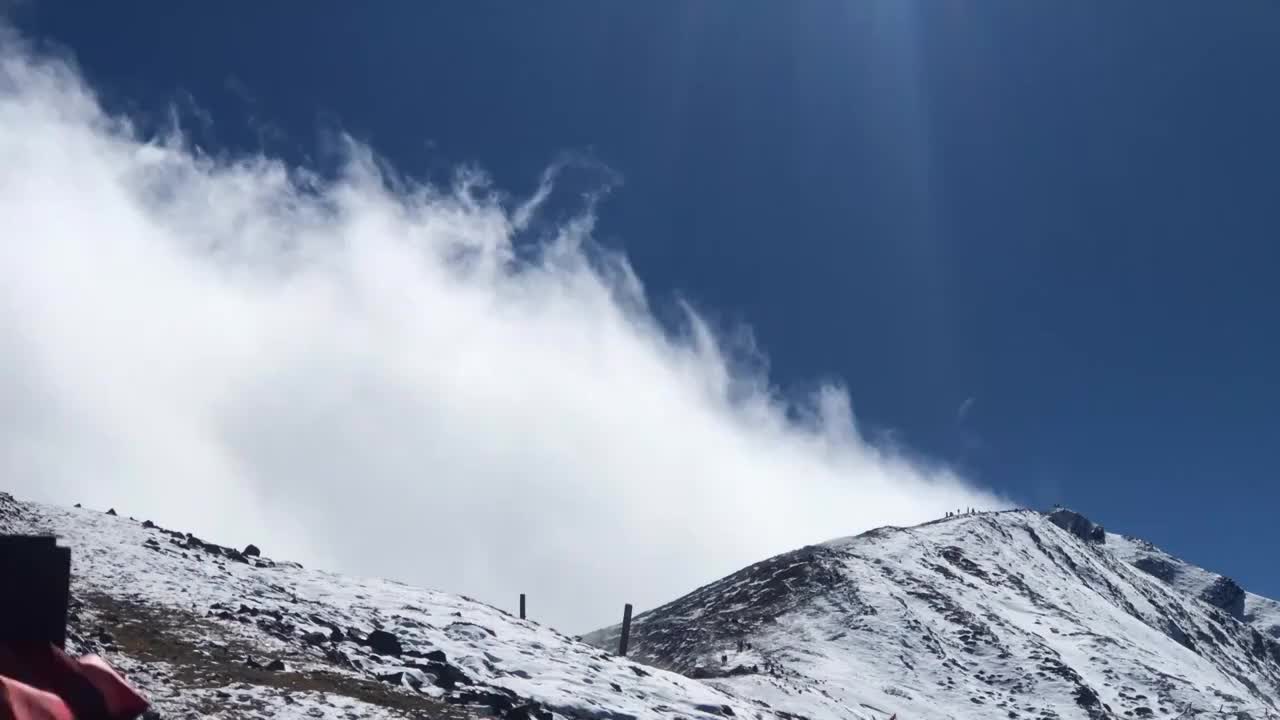 川西康定折多山雪山云海视频素材