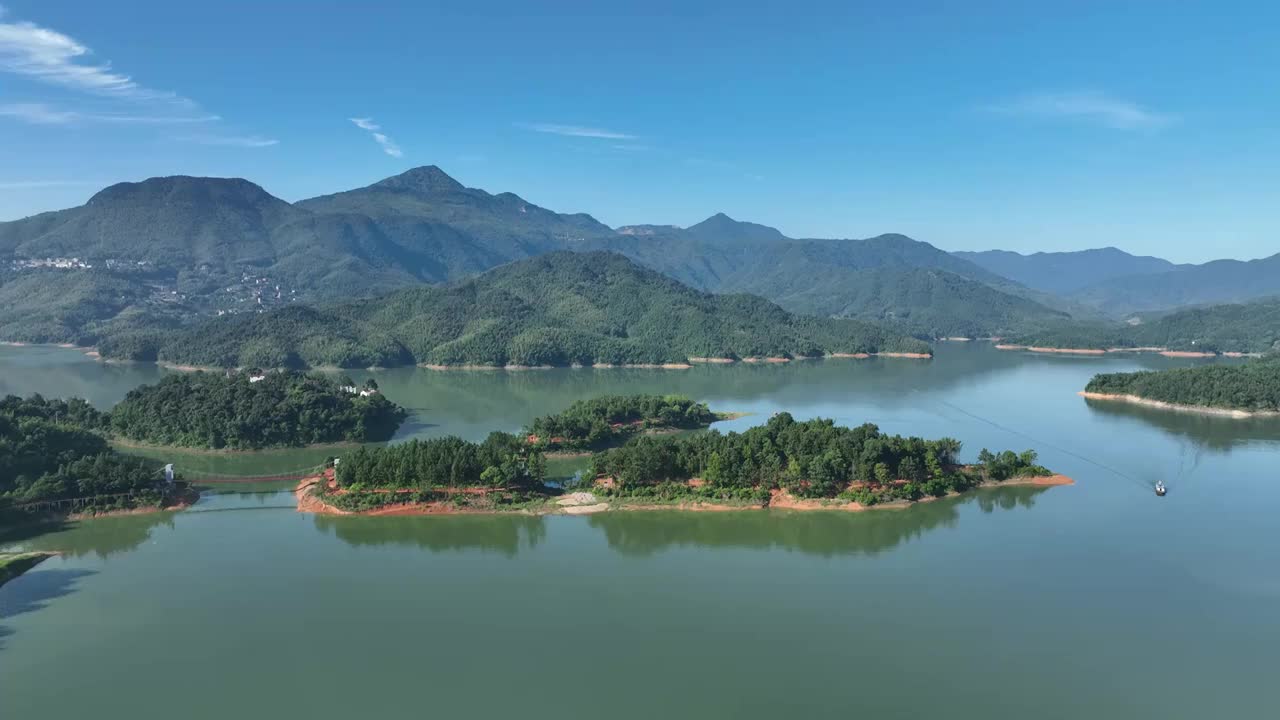 湖光山色，湖面，渔船，水库视频素材