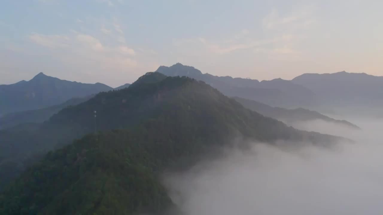 群山之中日出云海视频素材