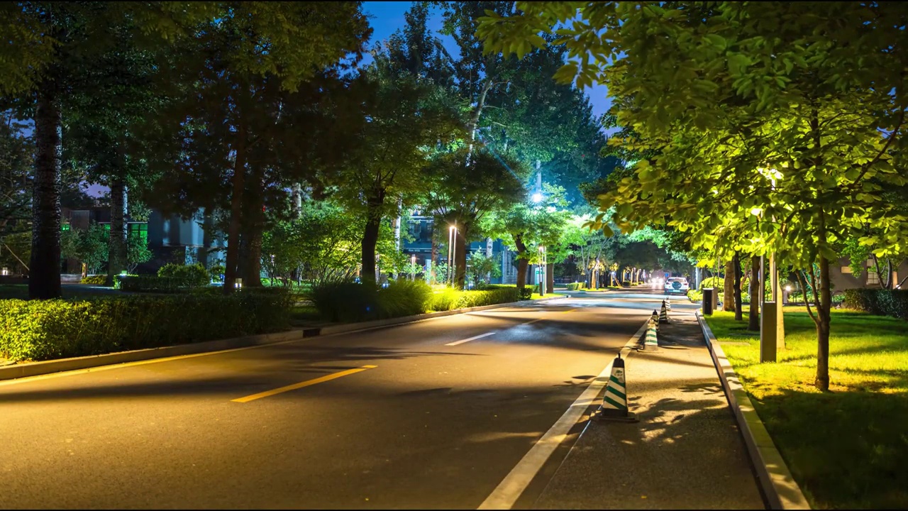 夜晚街道马路8K延时摄影视频素材