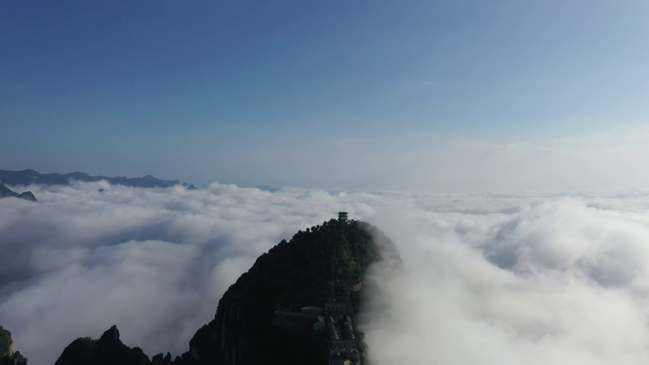 河南省新乡市太行山脉轿顶山景区夏季云海户外航拍视频素材