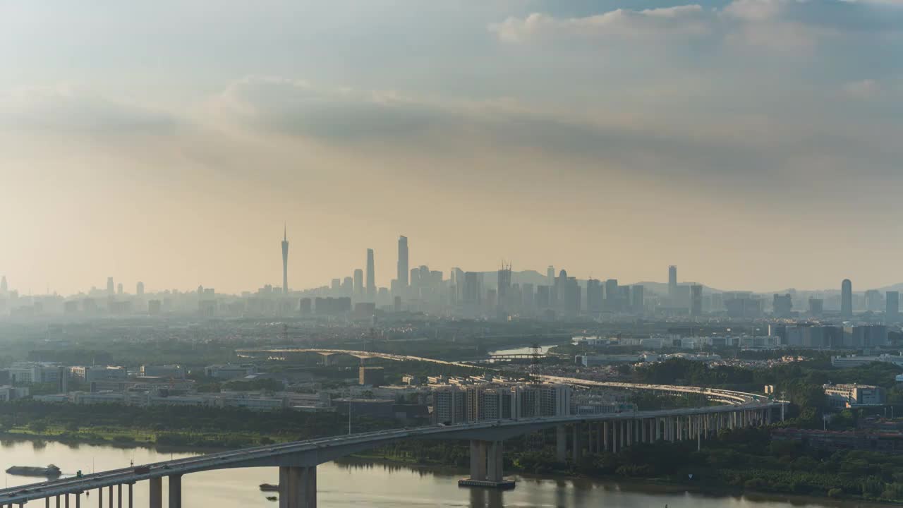 长焦视角下的广州城市天际线视频素材