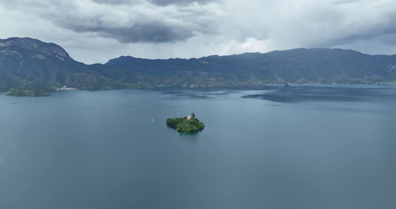 丽江泸沽湖航拍风光视频素材