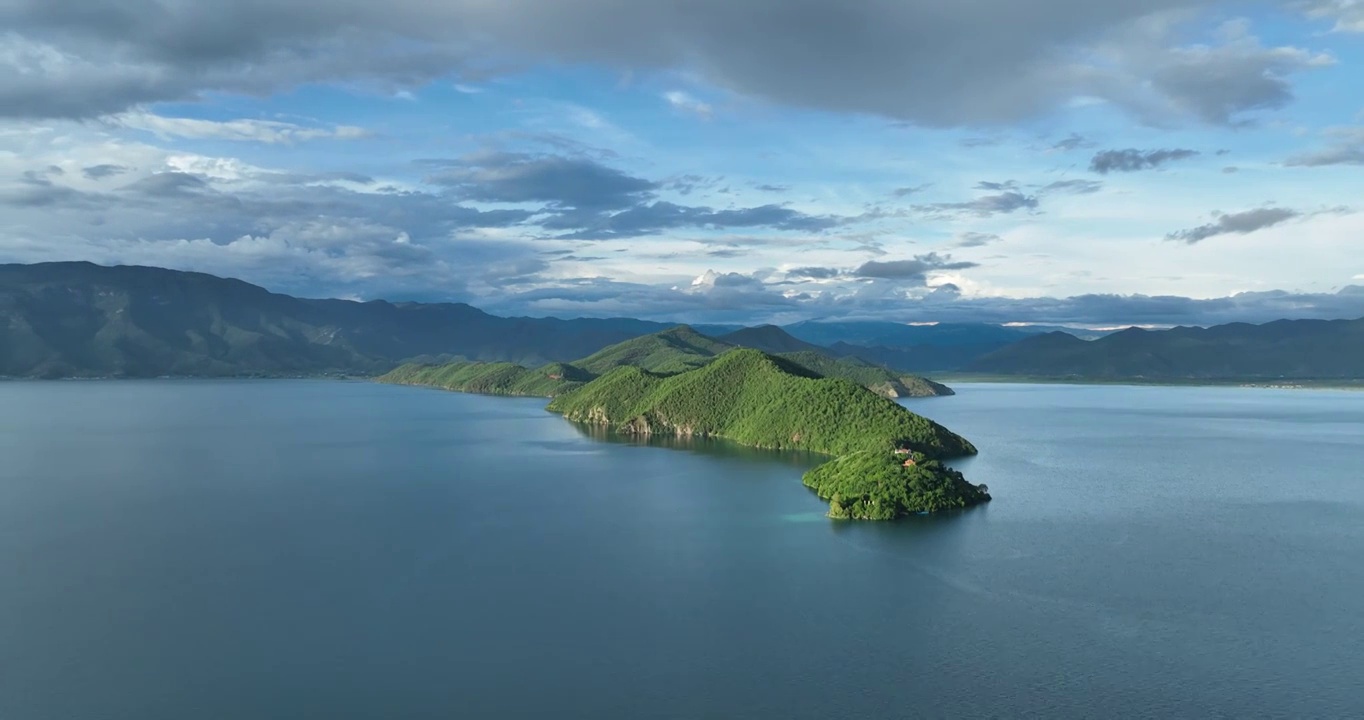 丽江泸沽湖航拍风光视频素材