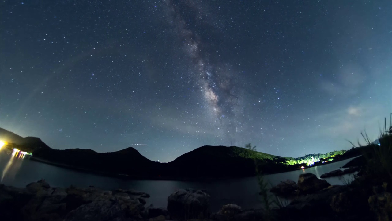 8K云南石林长湖星空视频素材