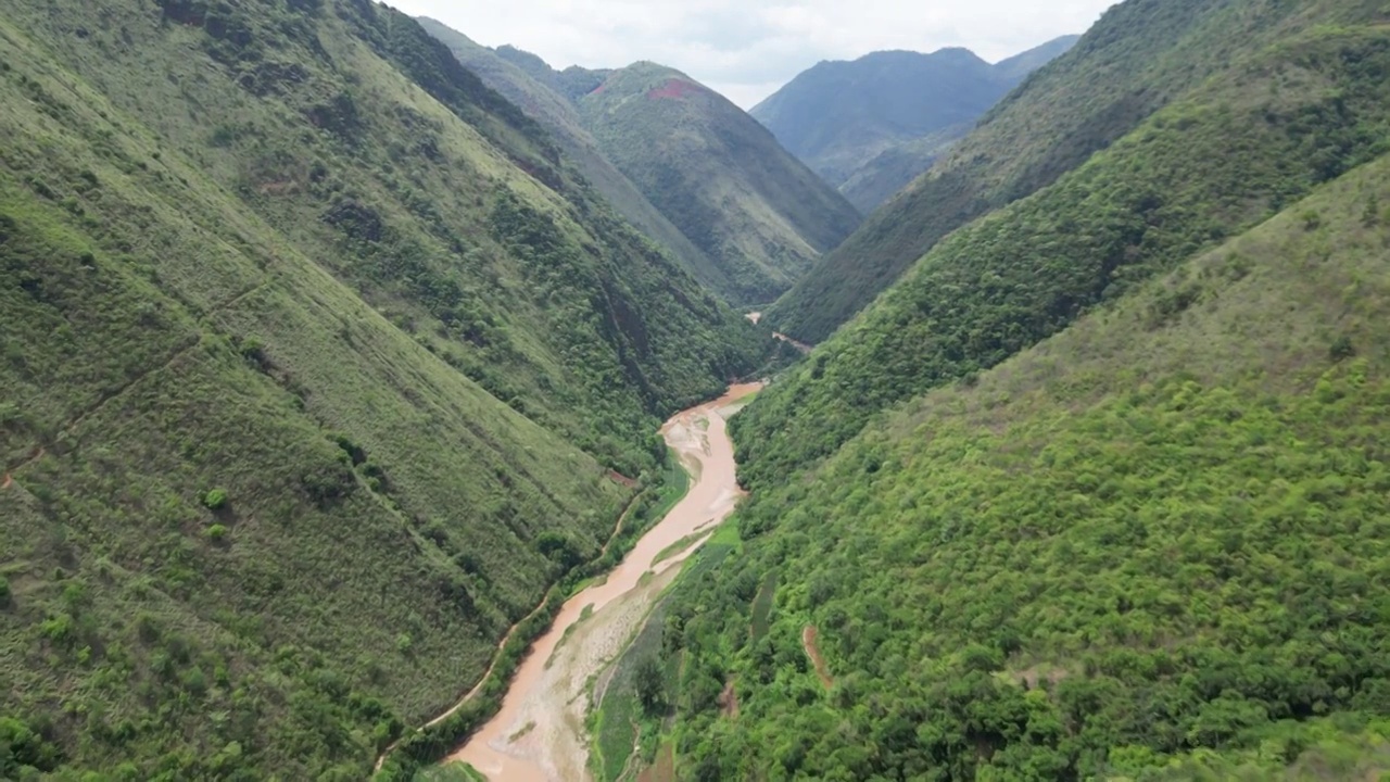 云南省红河州石屏县河谷风光视频素材