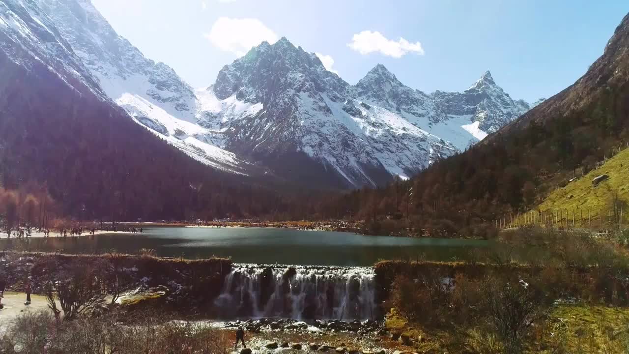 四川阿坝州毕棚沟风景区雪山云海航拍视频素材