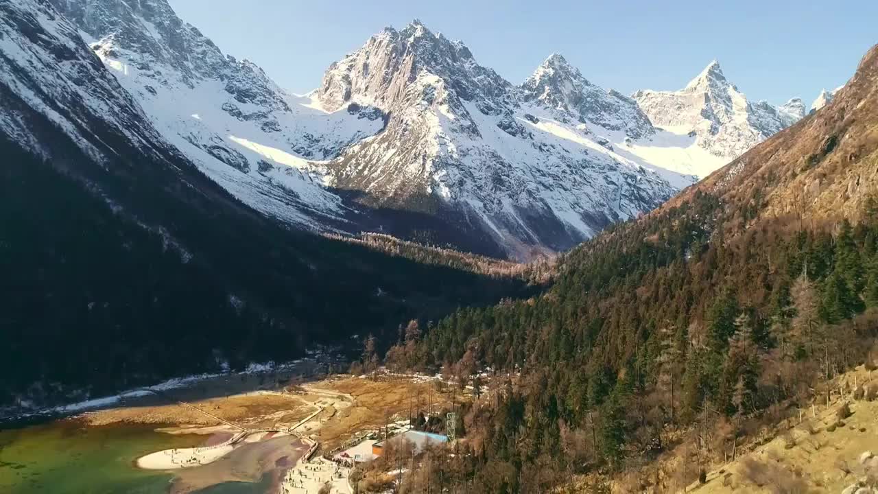 四川阿坝州毕棚沟风景区雪山云海航拍视频素材