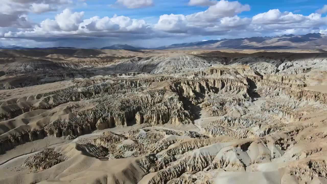 西藏阿里地区扎达县扎达土林霞义沟视频素材