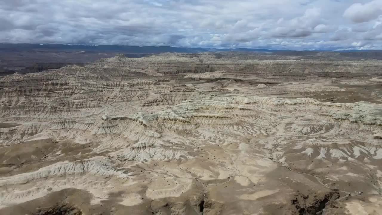 西藏阿里地区扎达县扎达土林霞义沟视频素材