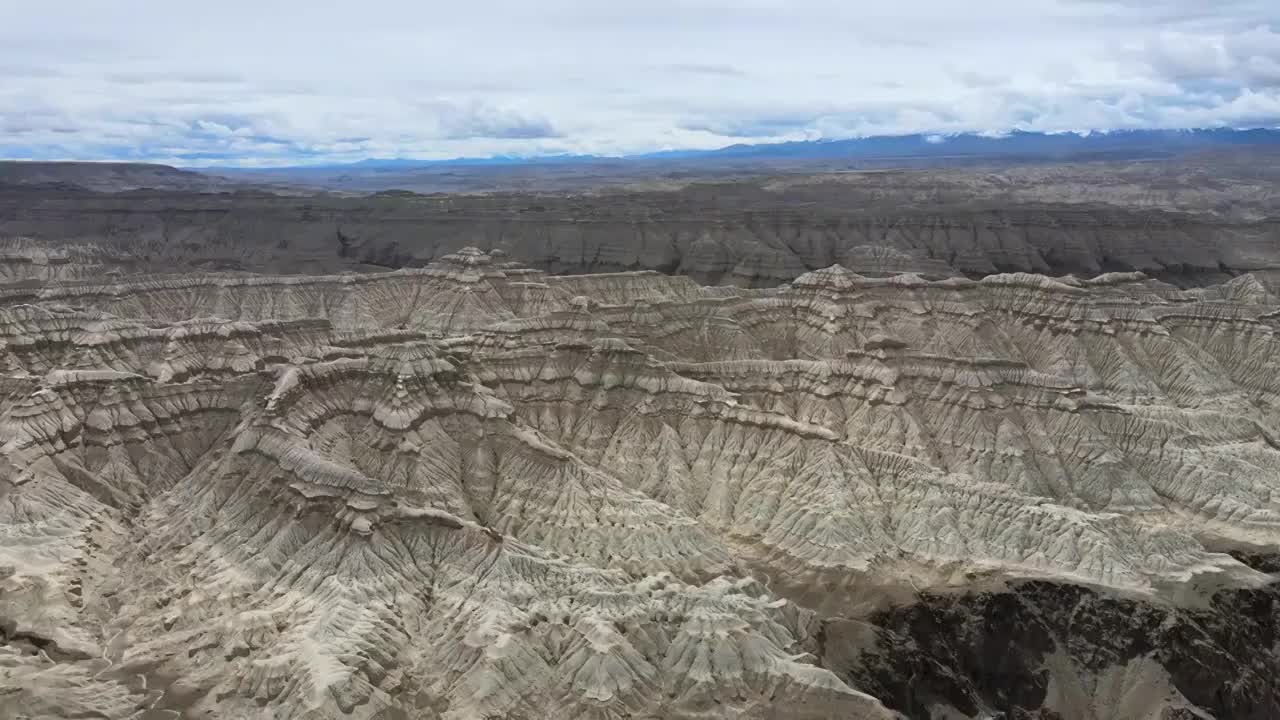 西藏阿里地区扎达县扎达土林霞义沟视频素材