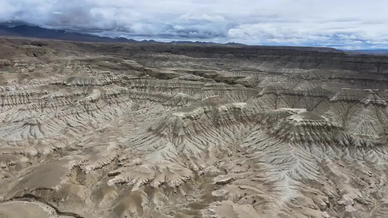 西藏阿里地区扎达县扎达土林霞义沟视频素材